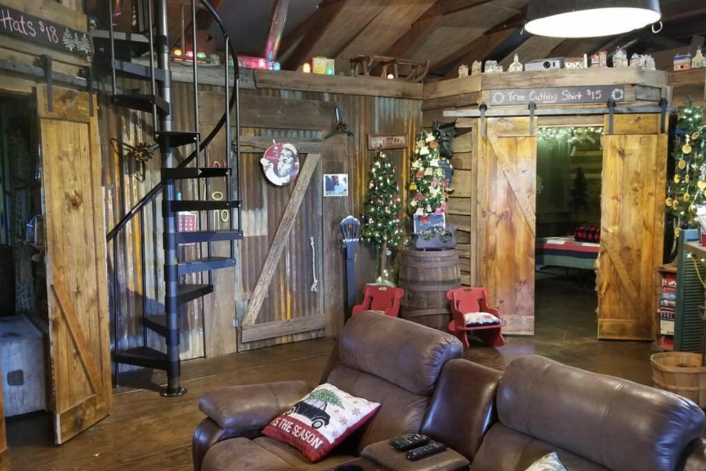 Rural Life On A Real Christmas Tree Farm! Hallmark Experience! Ozark Εξωτερικό φωτογραφία